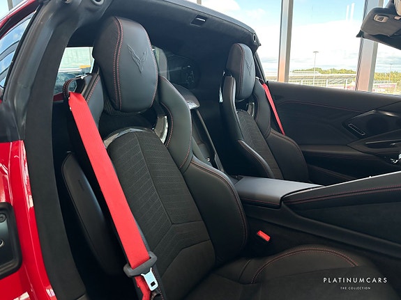 Chevrolet Corvette 8 of 18