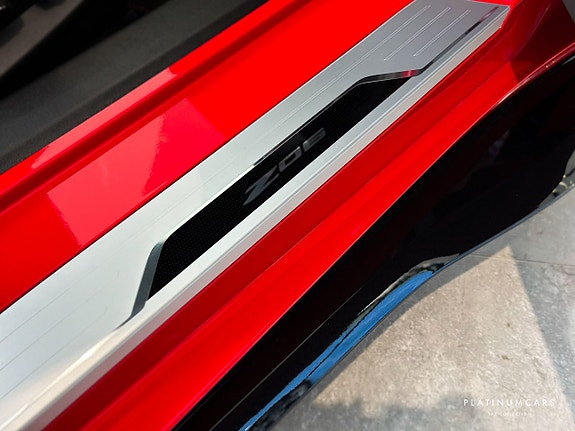 Chevrolet Corvette 12 of 18