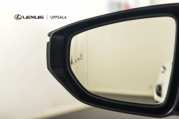 Lexus LBX 15 of 19