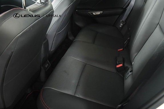 Lexus LBX 7 of 19