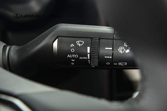 Lexus LBX 13 of 19