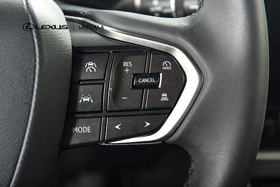Lexus LBX 12 of 19