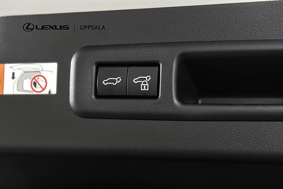 Lexus LBX 10 of 19