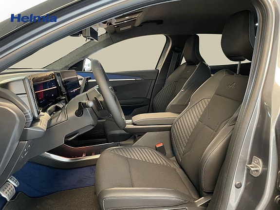 Renault Scenic E-Tech 10 of 20