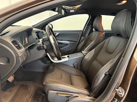 Volvo V60 Cross Country 9 of 13