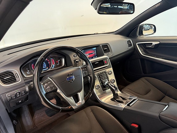 Volvo V60 Cross Country 6 of 13