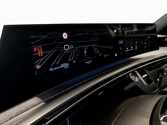 Peugeot e-3008 8 of 18