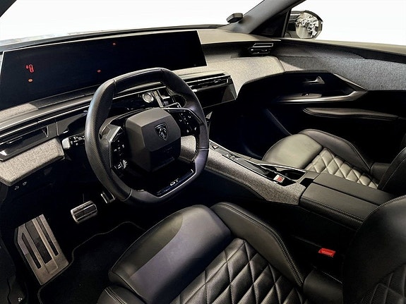 Peugeot e-3008 4 of 5