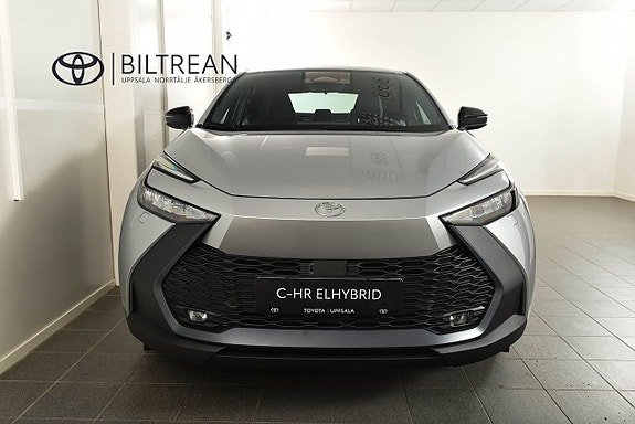 Toyota C-HR 3 of 12