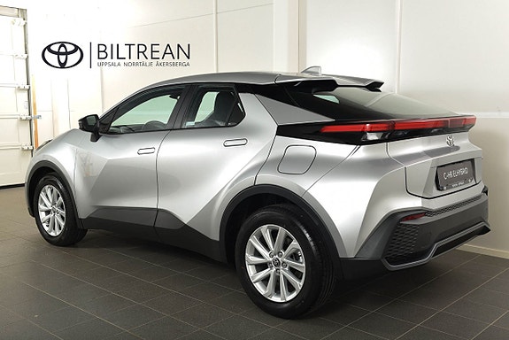 Toyota C-HR 4 of 12