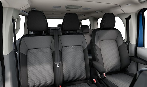 Volkswagen Caravelle 9 of 9