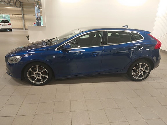 Volvo V40 3 of 5