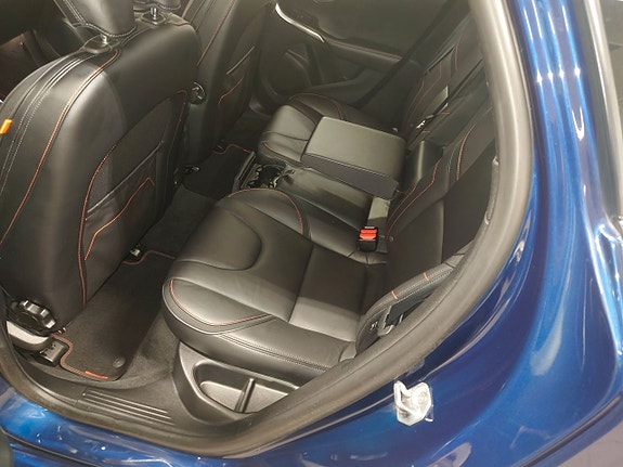 Volvo V40 11 of 11