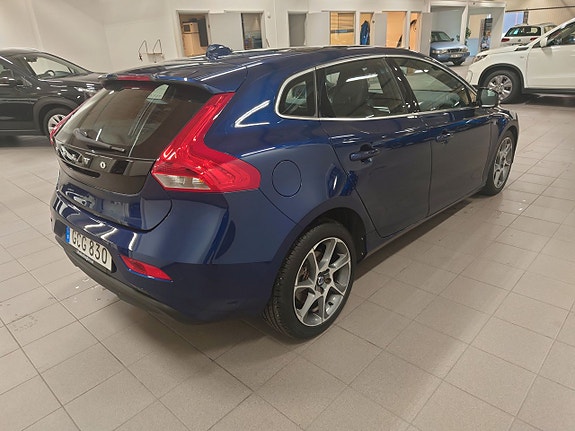 Volvo V40 6 of 11