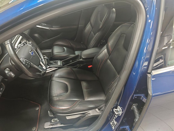 Volvo V40 10 of 11