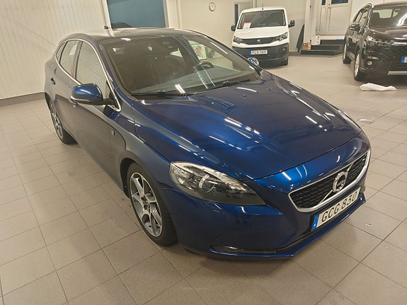 Volvo V40 7 of 11