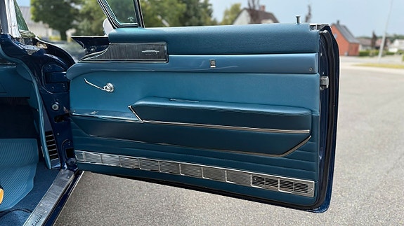 Cadillac Series 62 15 of 27