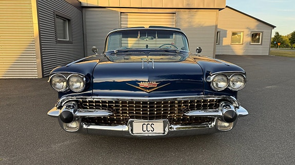 Cadillac Serie 62 6 of 28