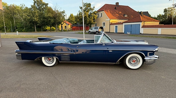 Cadillac Serie 62 10 of 28