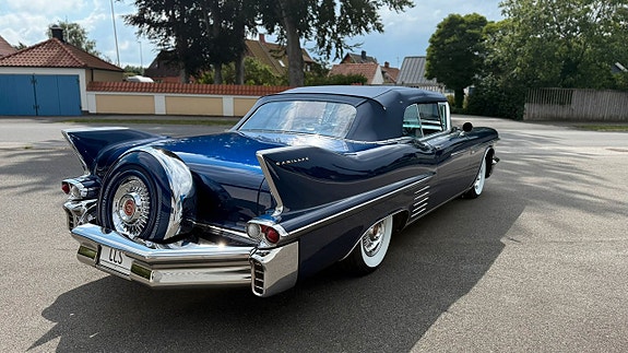 Cadillac Series 62 12 of 27