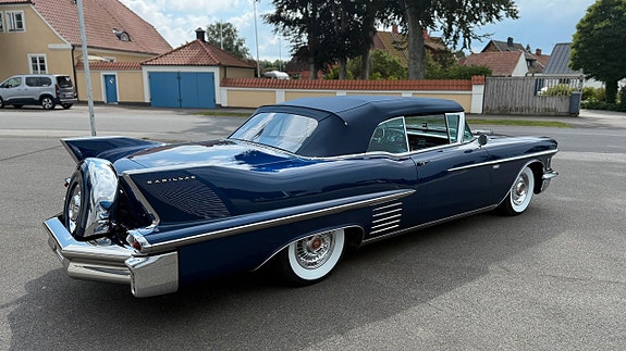 Cadillac Series 62 14 of 27