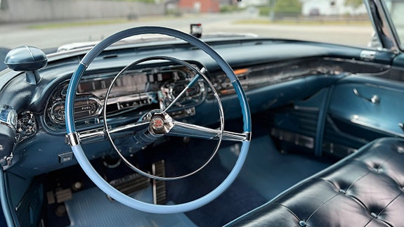 Cadillac Series 62 21 of 27