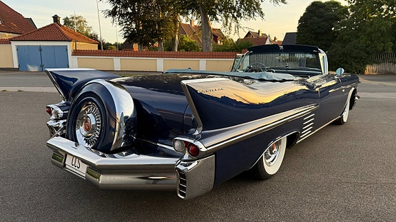 Cadillac Serie 62 15 of 28