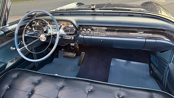Cadillac Serie 62 16 of 28
