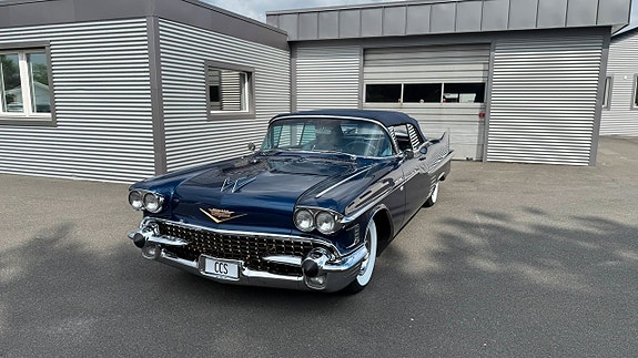 Cadillac Series 62 5 of 5