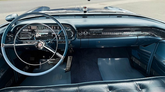 Cadillac Series 62 23 of 27