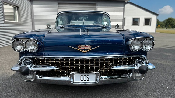 Cadillac Series 62 9 of 27