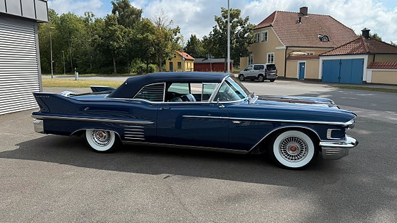 Cadillac Series 62 8 of 27
