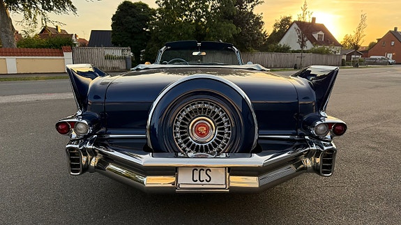 Cadillac Serie 62 14 of 28