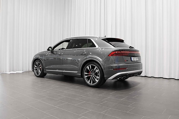 Audi SQ8 4 of 5