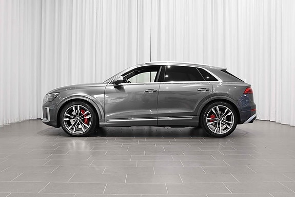Audi SQ8 2 of 5