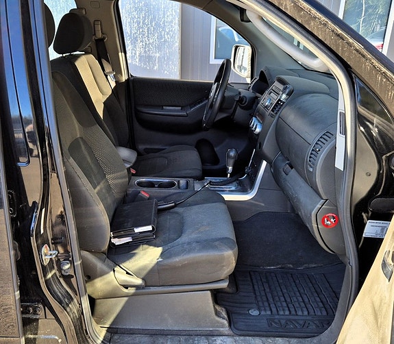 Nissan Navara 12 of 14