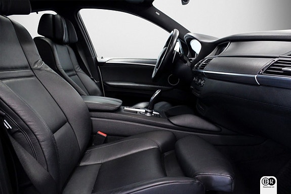 BMW X6 M 4 of 5