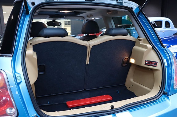 MINI Cooper 16 of 21