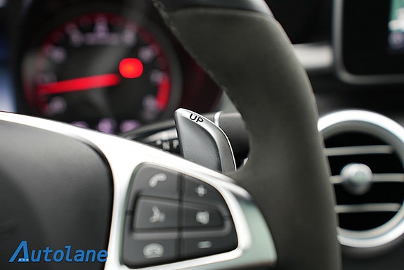 Mercedes-Benz C63 26 of 28