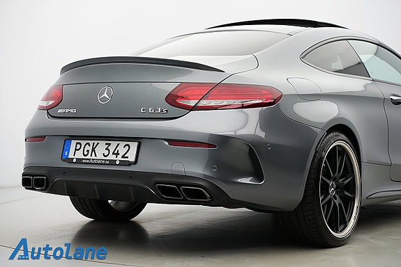 Mercedes-Benz C63 12 of 28