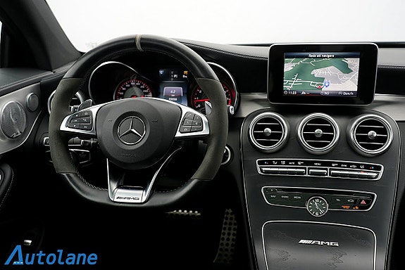 Mercedes-Benz C63 29 of 30
