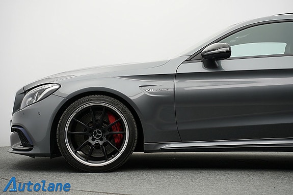 Mercedes-Benz C63 13 of 30