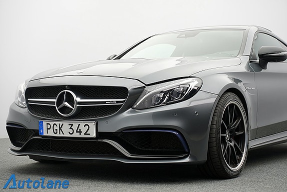 Mercedes-Benz C63 11 of 30