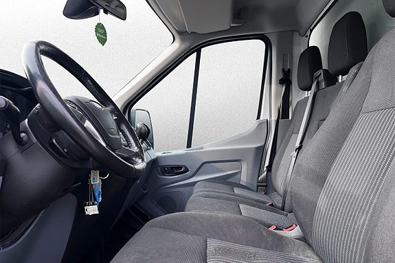 Ford Transit 8 of 13