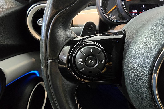 MINI Cooper S 18 of 27