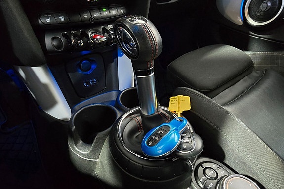 MINI Cooper S 20 of 27
