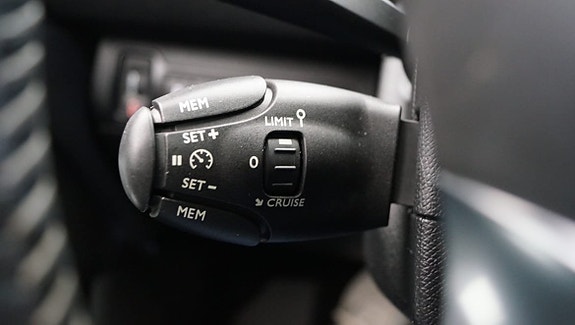 Peugeot 308 15 of 16
