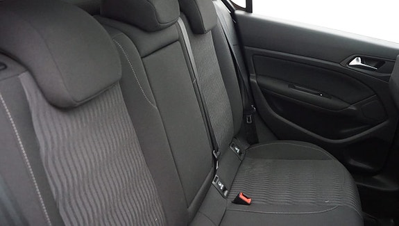 Peugeot 308 14 of 16