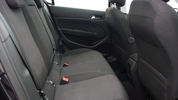 Peugeot 308 13 of 16