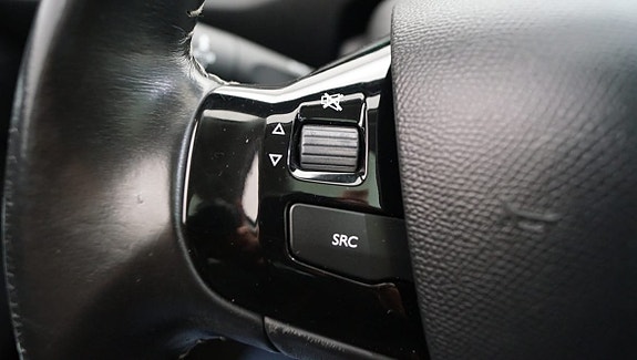 Peugeot 308 9 of 16